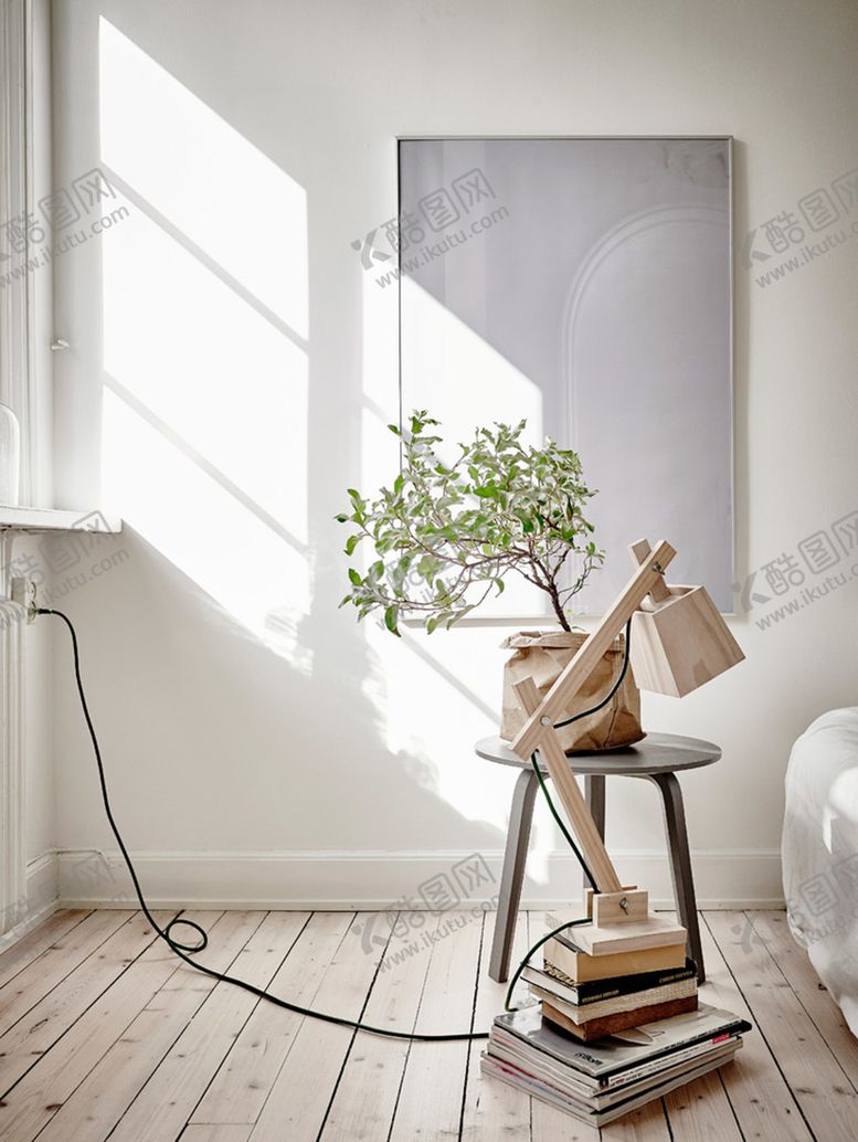 编号：58376810112208021802【酷图网】源文件下载-阳台台灯绿植