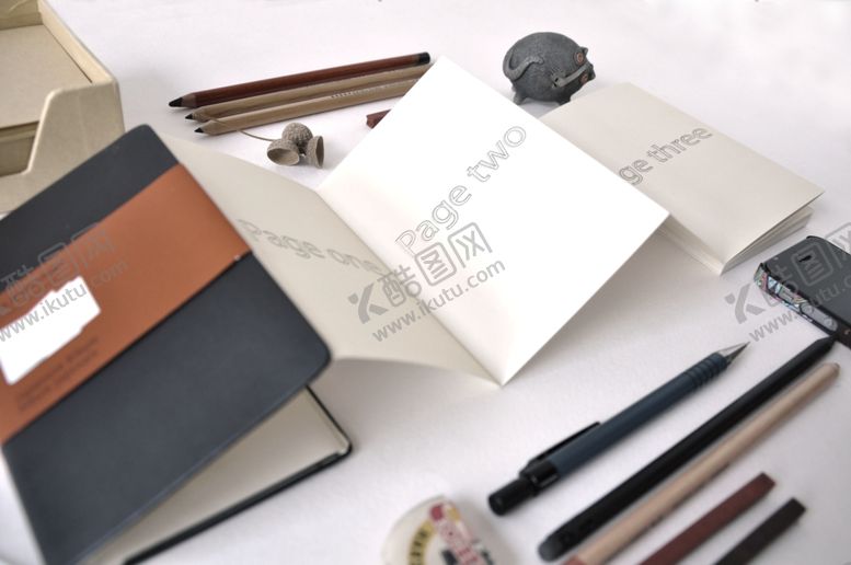 编号：17937010280102299395【酷图网】源文件下载-绘画本打开样机图片