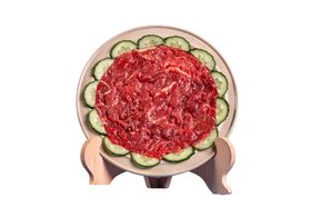 鲜切牛肉盘色泽诱人