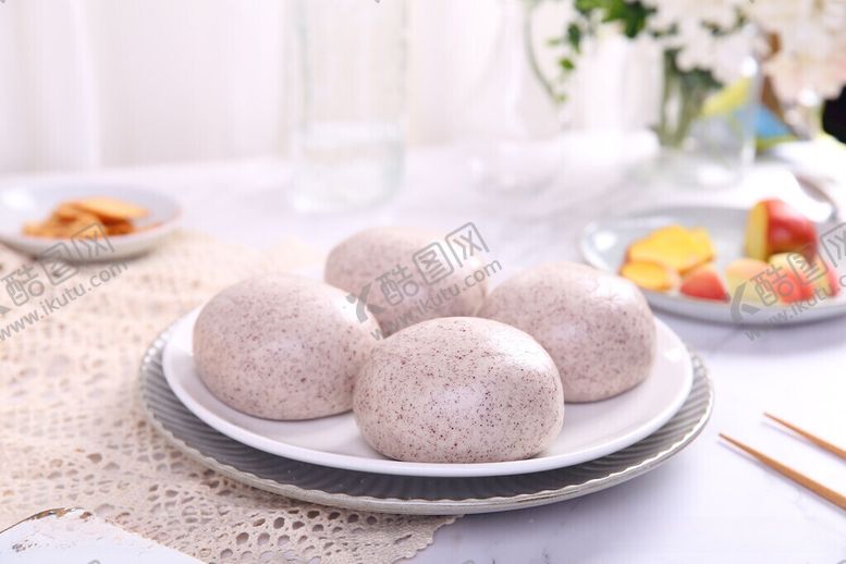 编号：36421804292010555745【酷图网】源文件下载-老面黑米馒头