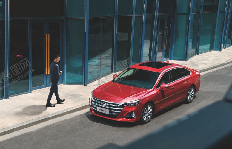 编号：24189509181605325287【酷图网】源文件下载-高角度红车