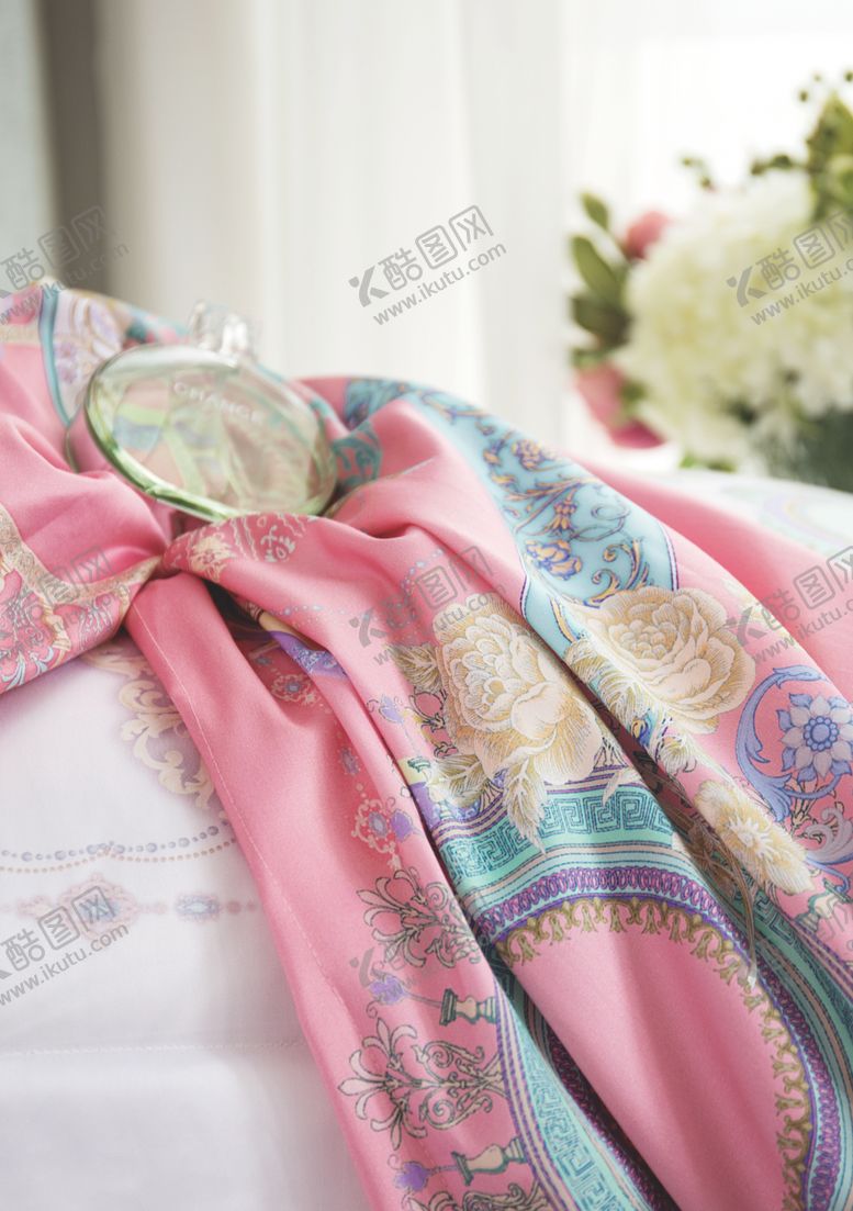 编号：94174907071624062901【酷图网】源文件下载-家纺四件套印花被子床单