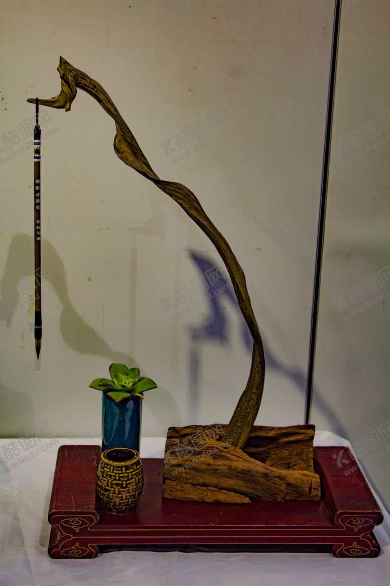 编号：43266209280812379897【酷图网】源文件下载-根雕笔挂