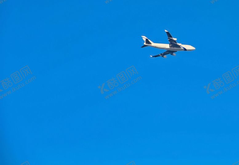 编号：97462509280259085763【酷图网】源文件下载-蓝天飞机飞行
