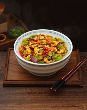 小龙虾拌面活虾现剥