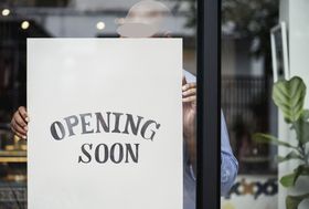 海报样机单页宣传彩页挂画
